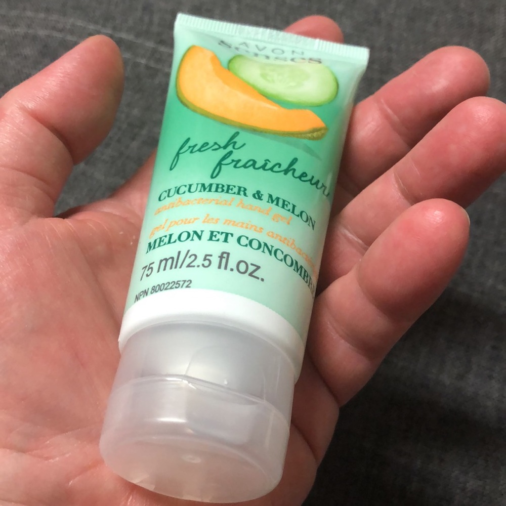 Avon Naturals Hand Restoring Cucumber Melon Hand Gel 2.5 fl. oz. - Picture 5 of 6